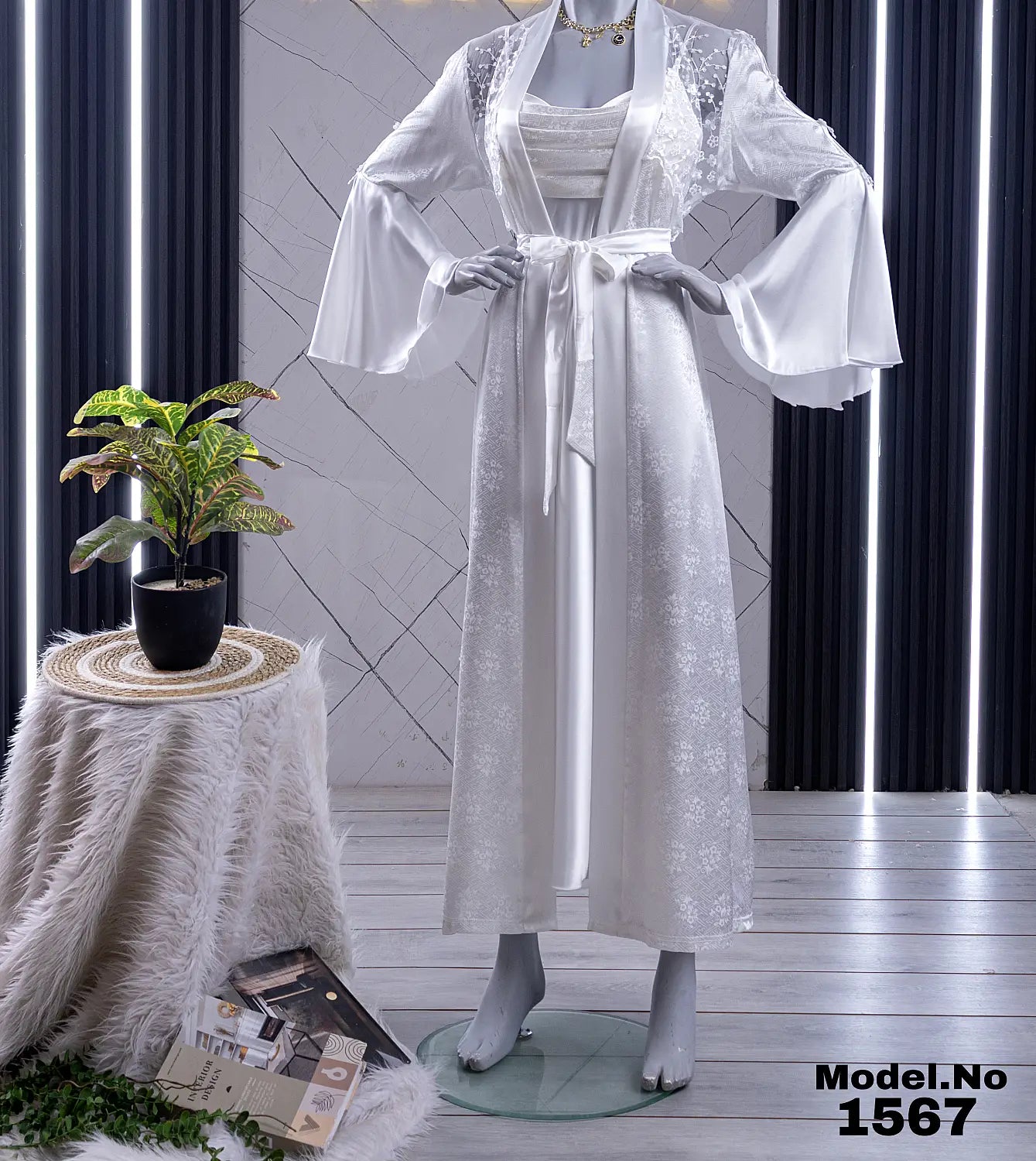 Long Bridal Rob Cod 1567 W